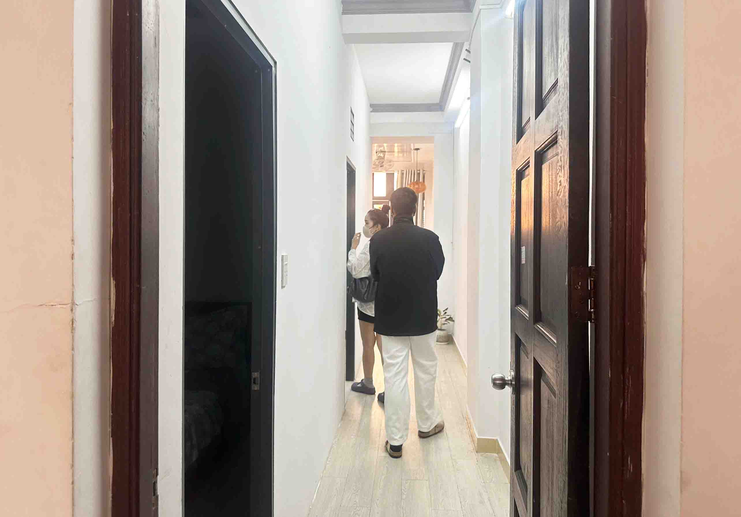 임차인은 위험을 피하기 위해 계약 조건과 법률 규정을 명확히 알아야 합니다. 사진: 레안