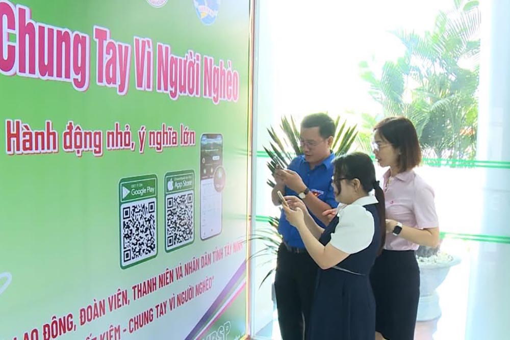 The Vietnam Fatherland Front Committee of Tay Ninh province orients to promote digital transformation in the Front's activities, improve connectivity efficiency and serve the people in the new period. Photo: Tay Ninh Fatherland Front