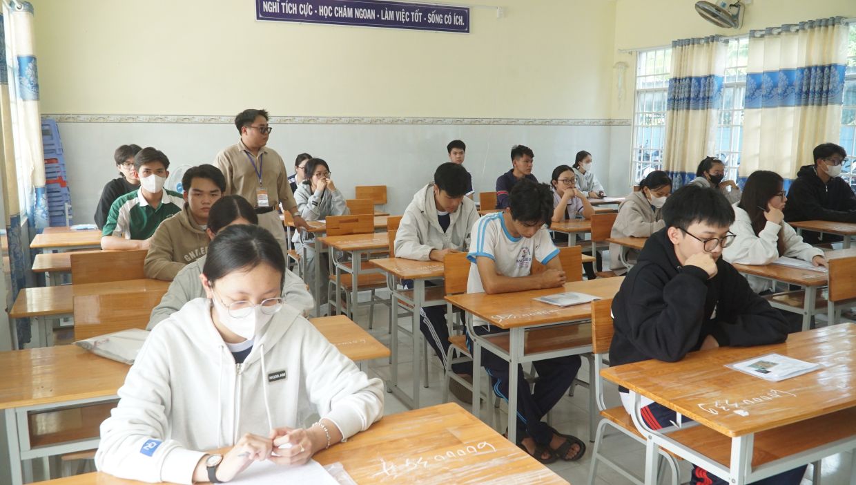 Việc chuẩn bị chu đáo cho kỳ thi tốt nghiệp THPT nên hàng năm tỉnh Cà Mau có tỉ lệ đậu tốt nghiệp THPT rất cao. Ảnh: Nhật Hồ.