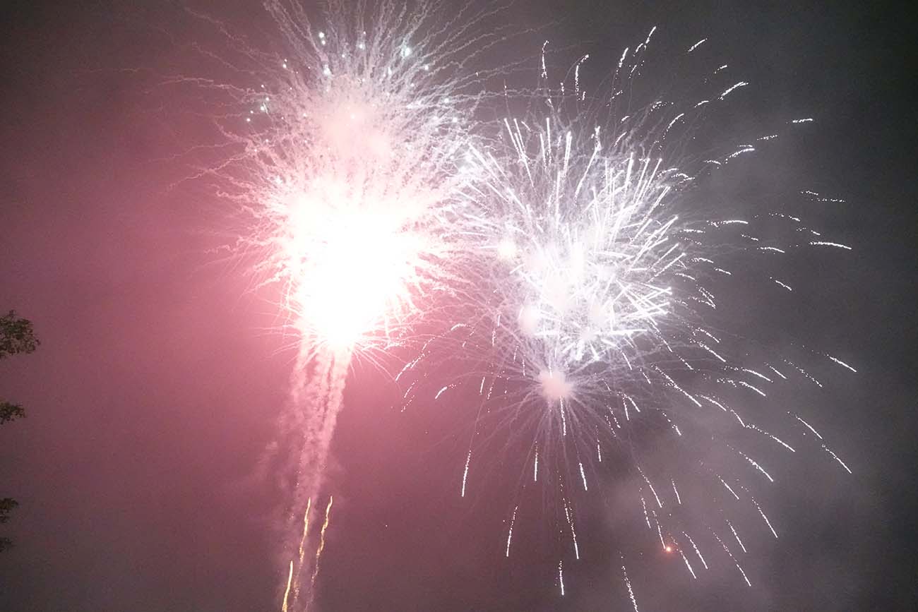 Fireworks will last for 15 minutes at the opening ceremony of Ha Tinh sea tourism season 2026 taking place at Thien Cam tourist area on the evening of April 25. Photo: Tran Tuan
