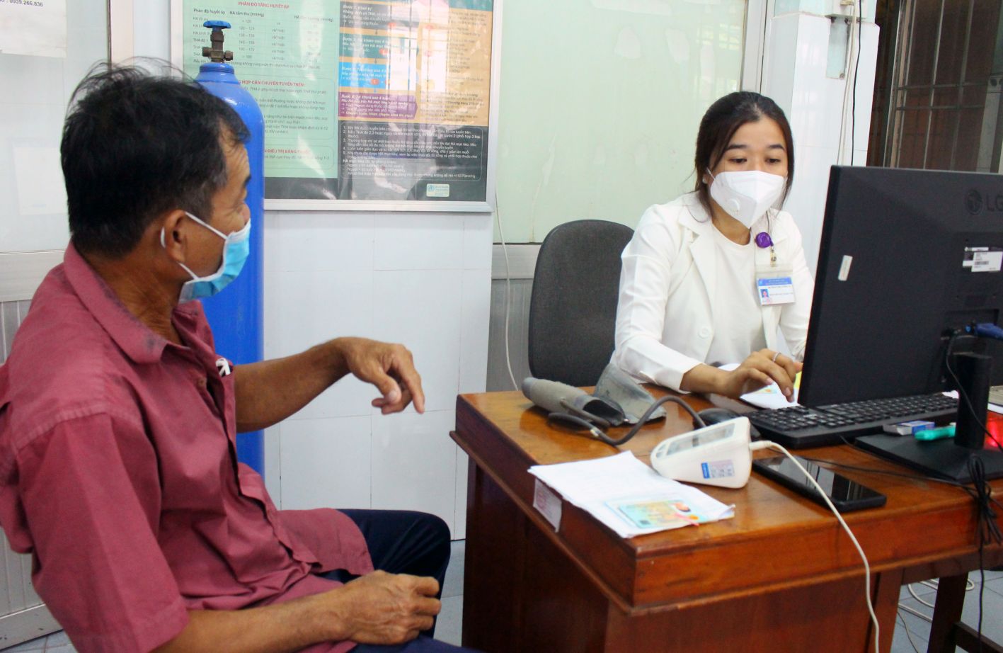 Thường xuyên đón bệnh nhân đến khám chữa bệnh ở Trạm Y tế phường 2, TP Sa Đéc, nay là phường Sa Đéc, tỉnh Đồng Tháp. Ảnh: Thanh Mai