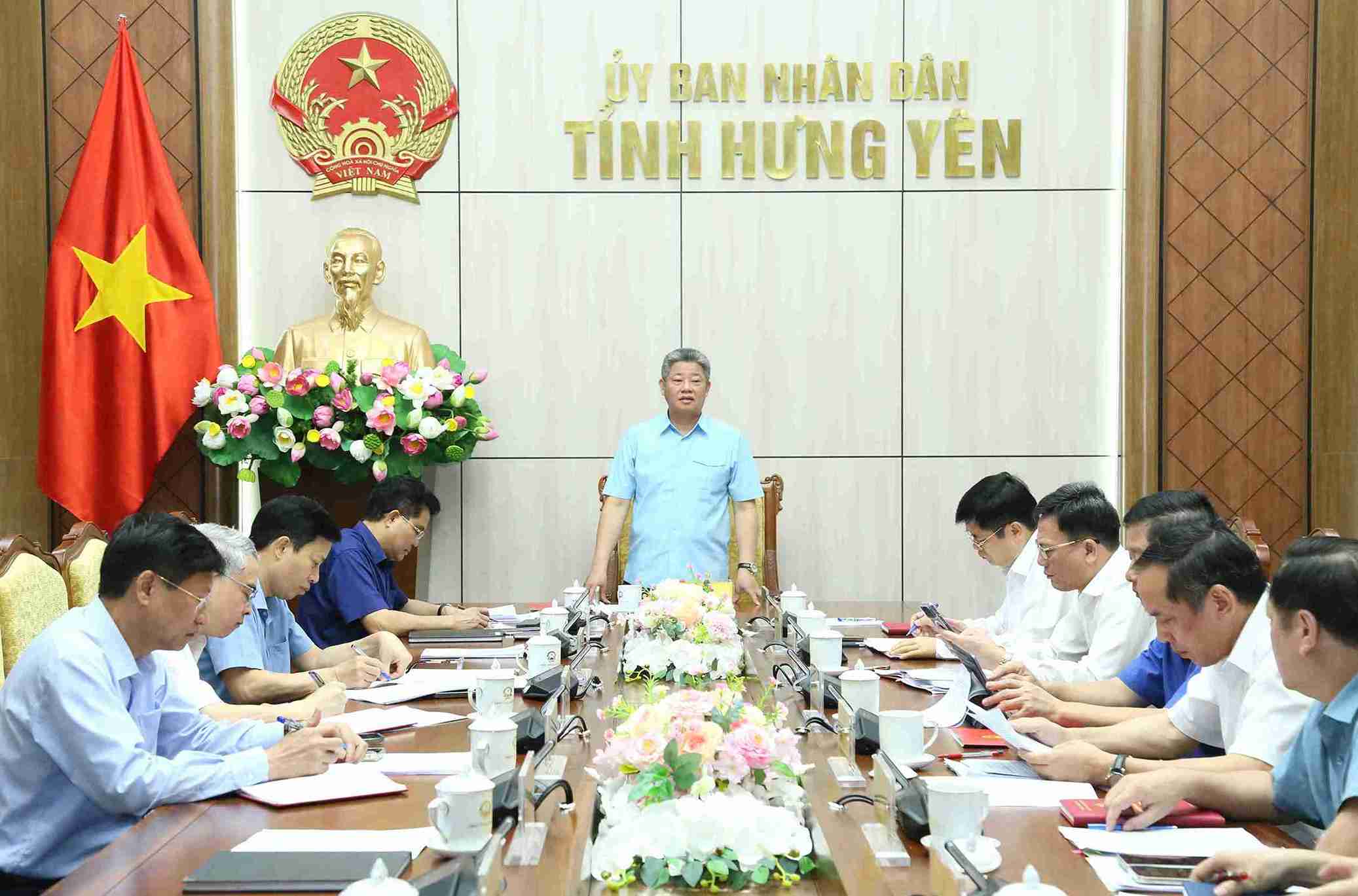 Ông Nguyễn Mạnh Quyền - Chủ tịch UBND tỉnh phát biểu chỉ đạo tại cuộc họp. Ảnh: Tất Đạt