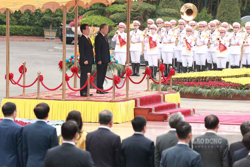 Tổng Bí thư, Chủ tịch nước Tô Lâm và Tổng thống Lee Jae Myung trong lễ đón chiều 22.4. Ảnh: Hải Nguyễn 