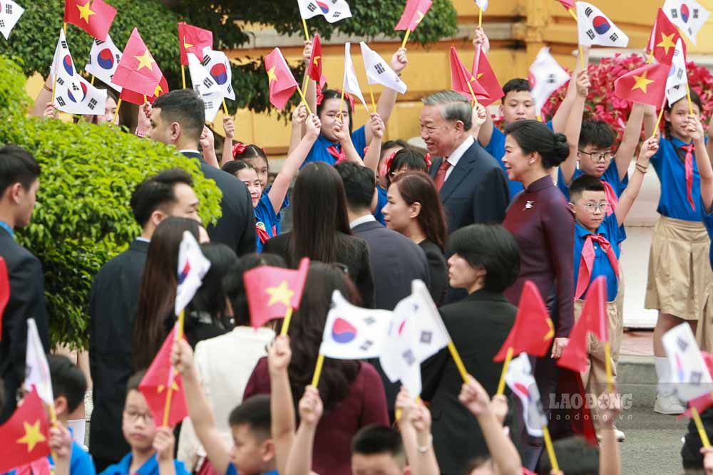 Tổng Bí thư, Chủ tịch nước Tô Lâm và Phu nhân Ngô Phương Ly đã chủ trì Lễ đón chính thức Tổng thống Hàn Quốc Lee Jae Myung và Phu nhân Kim Hae Kyung. Ảnh: Hải Nguyễn 