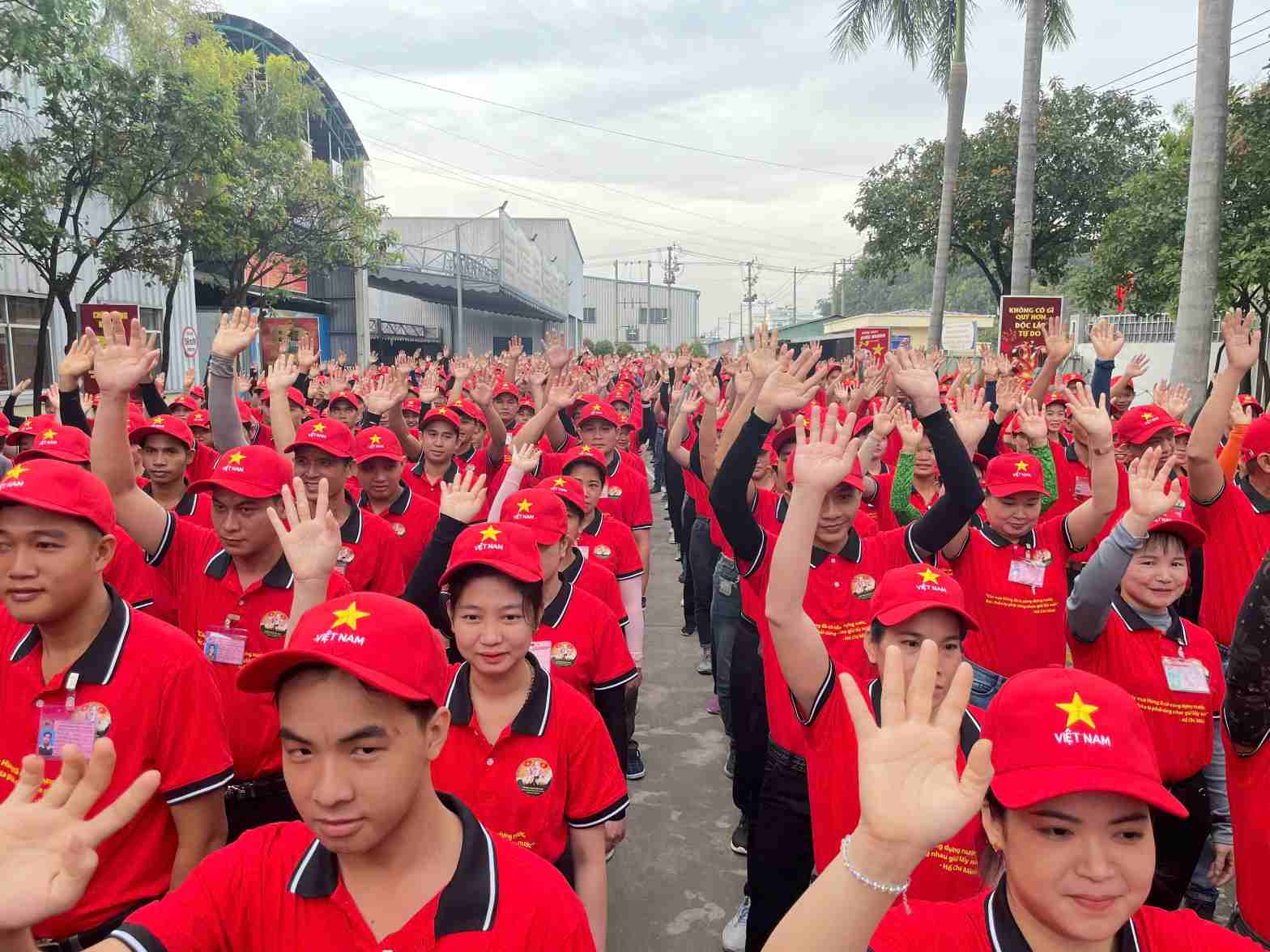 Asia Italy Door Industry Co., Ltd. will reward the ceremony to show gratitude to employees. Photo: Dinh Trong