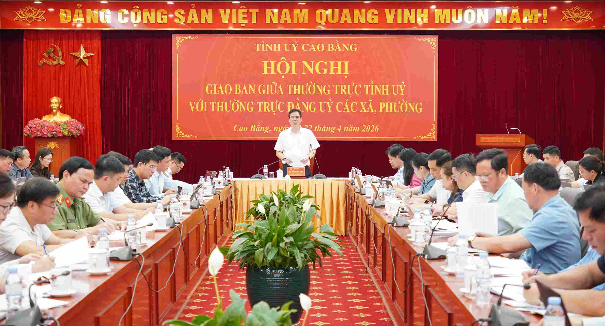 Phó Bí thư Tỉnh ủy, Chủ tịch Uỷ ban MTTQ Việt Nam tỉnh Vũ Hồng Quang phát biểu kết luận thảo luận tại Tổ số 3. Ảnh: Nguyệt Hà 