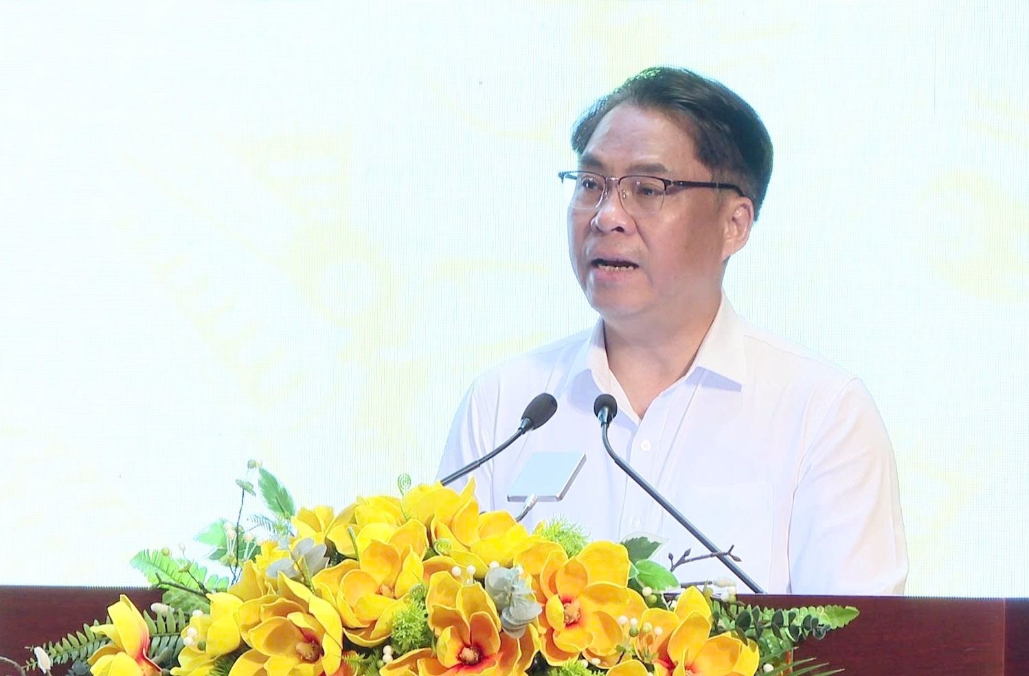 Secretary of the Cao Bang Provincial Party Committee emphasized the responsibility to remove difficulties in public investment and attract investment in the locality. Photo: Nguyet Ha