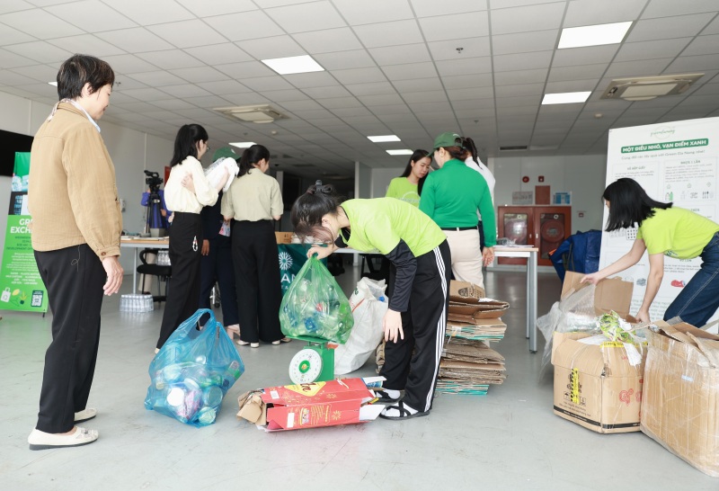 Gần 250kg rác tái chế được thu gom trong hoạt động hưởng ứng Ngày Trái đất tại 