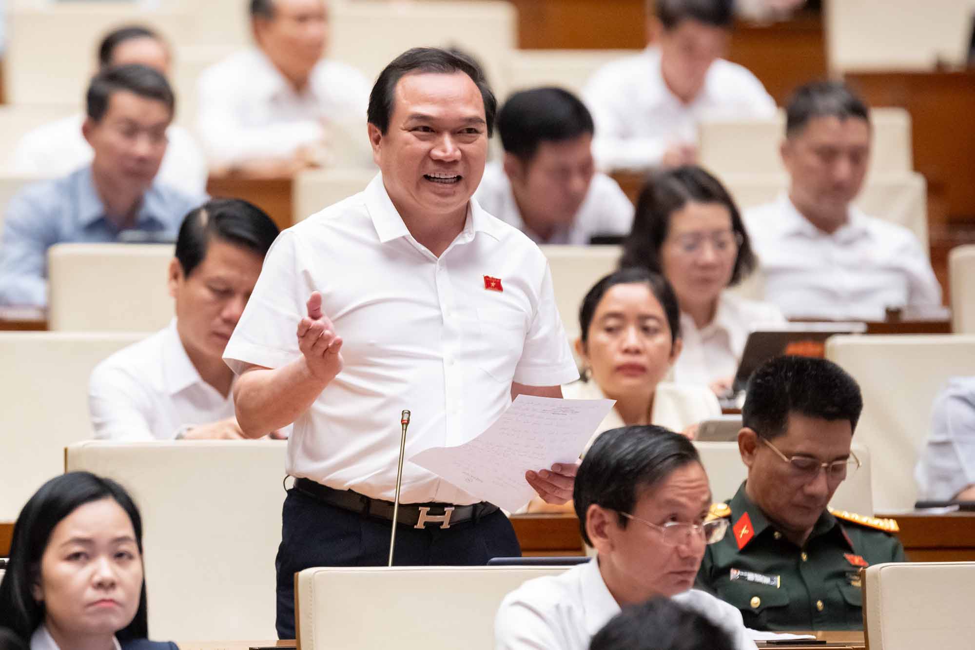 National Assembly Deputy Nguyen Cong Hoang proposed that there should be a mechanism to ensure that public lawyers bring benefits and real fairness. Photo: Pham Thang.