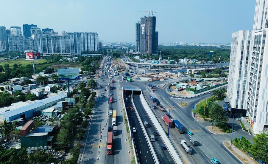 Accelerating public investment disbursement is a lever for Ho Chi Minh City to achieve double-digit growth. Photo: Minh Quan
