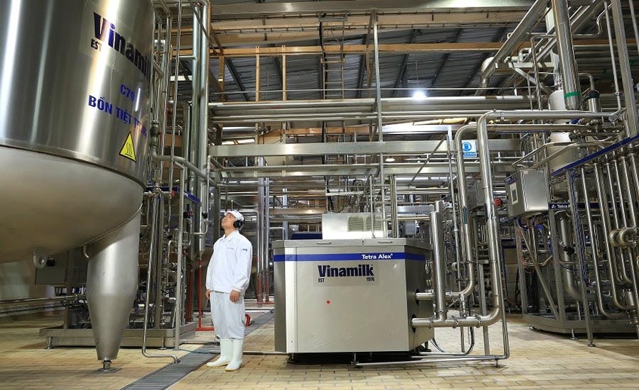 Vinamilk is promoting the application of AI in operation and supply chain management, and processing up to 1 million orders per day through direct and online retail systems. Photo: Vinamilk