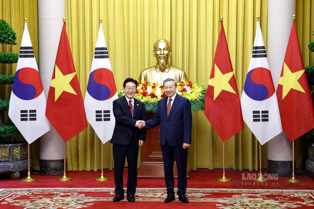 General Secretary and President To Lam and South Korean President Lee Jae Myung. Photo: Hai Nguyen