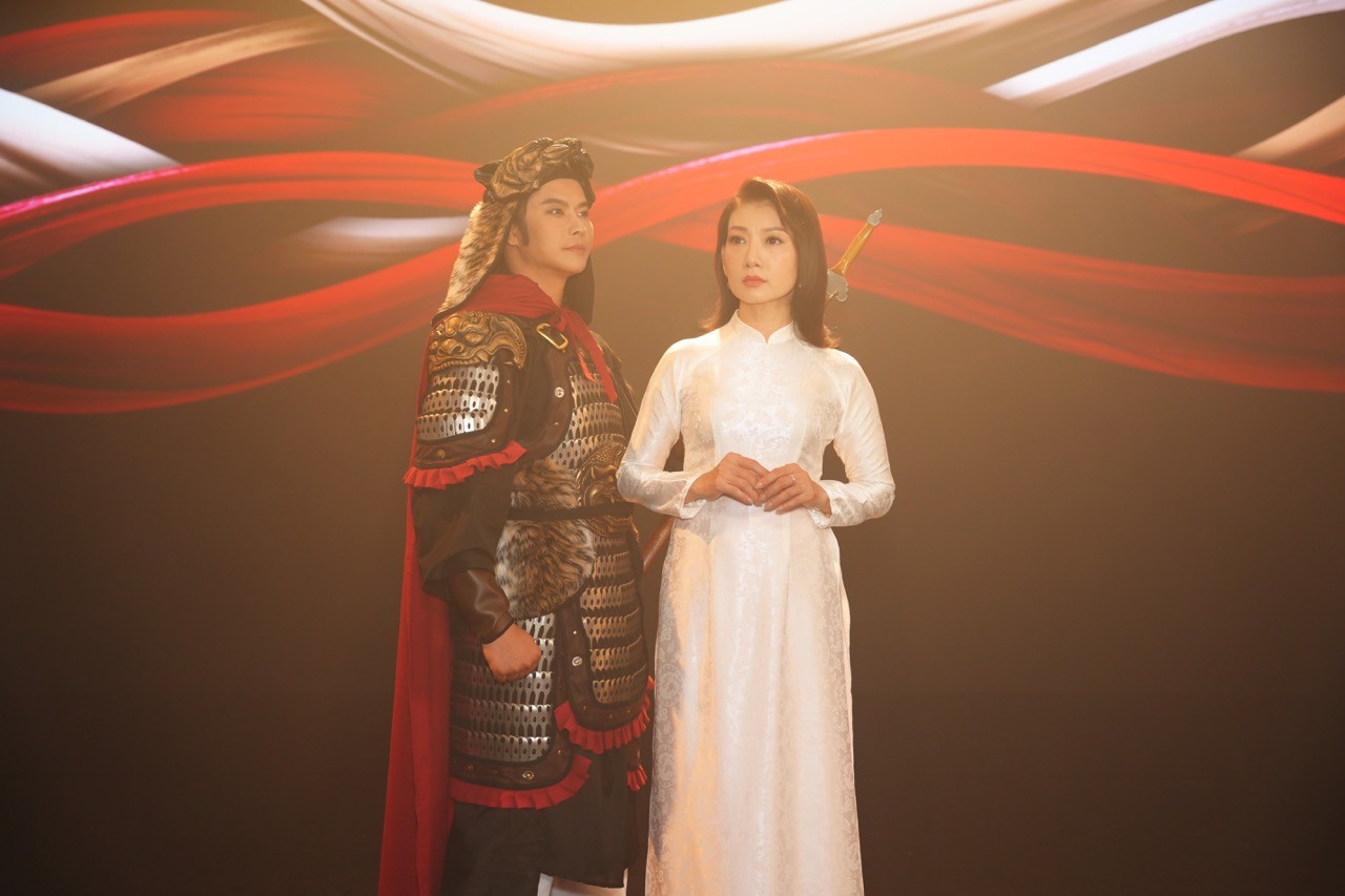 NSND Mỹ Uyên kết hợp Võ Minh Lâm. Ảnh: Nghệ sĩ cung cấp.