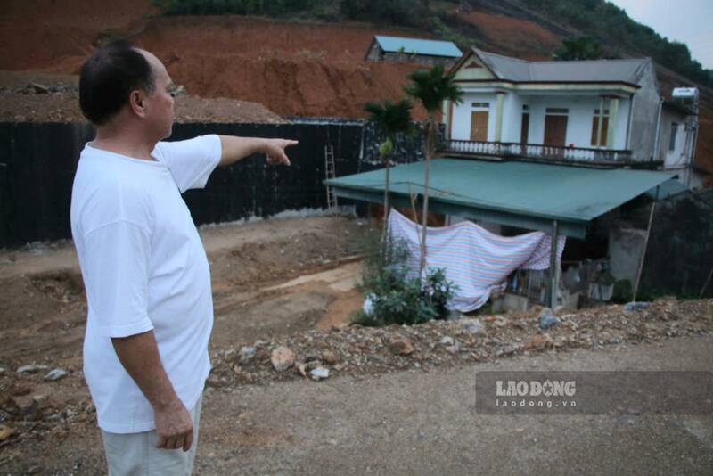 Gia đình ông Lành Hồng Đoan vẫn chưa di dời khỏi vùng dự án. Ảnh: Việt Bắc