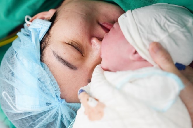 2 more groups of women are eligible for minimum support of 2 million VND when giving birth. Photo: Thuan Nguyen