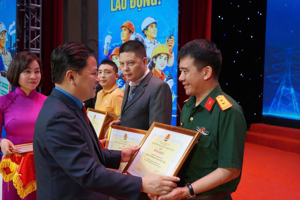 General rehearsal of the Launching Ceremony of Workers' Month and Action Month on Occupational Safety and Health in 2026 co-organized by the Vietnam General Confederation of Labor. Photo: Nguyen Hung