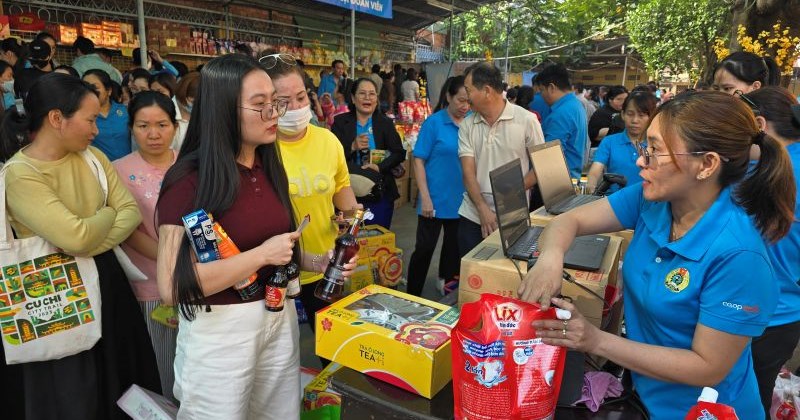 Tháng Công nhân cần thiết thực, lấy người lao động làm trung tâm