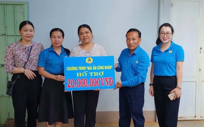 The Trade Union continues to accompany and support union members and workers in difficult circumstances. Photo: Thanh Tuan