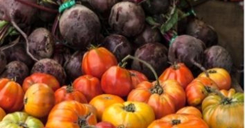 Ăn cà chua, củ dền đúng cách để tăng cường chống viêm