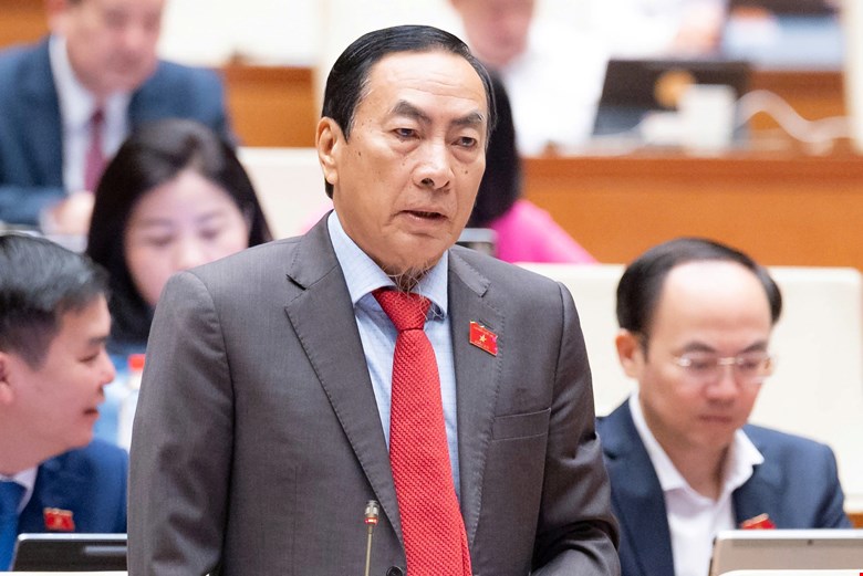 Đại biểu Phạm Văn Hòa phát biểu. Ảnh: Media Quốc hội