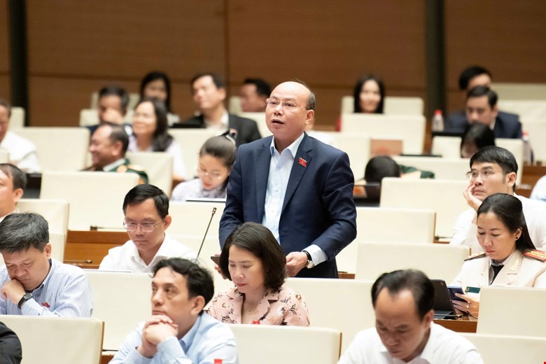 Đại biểu Hoàng Văn Nghĩa. Ảnh: Media Quốc hội