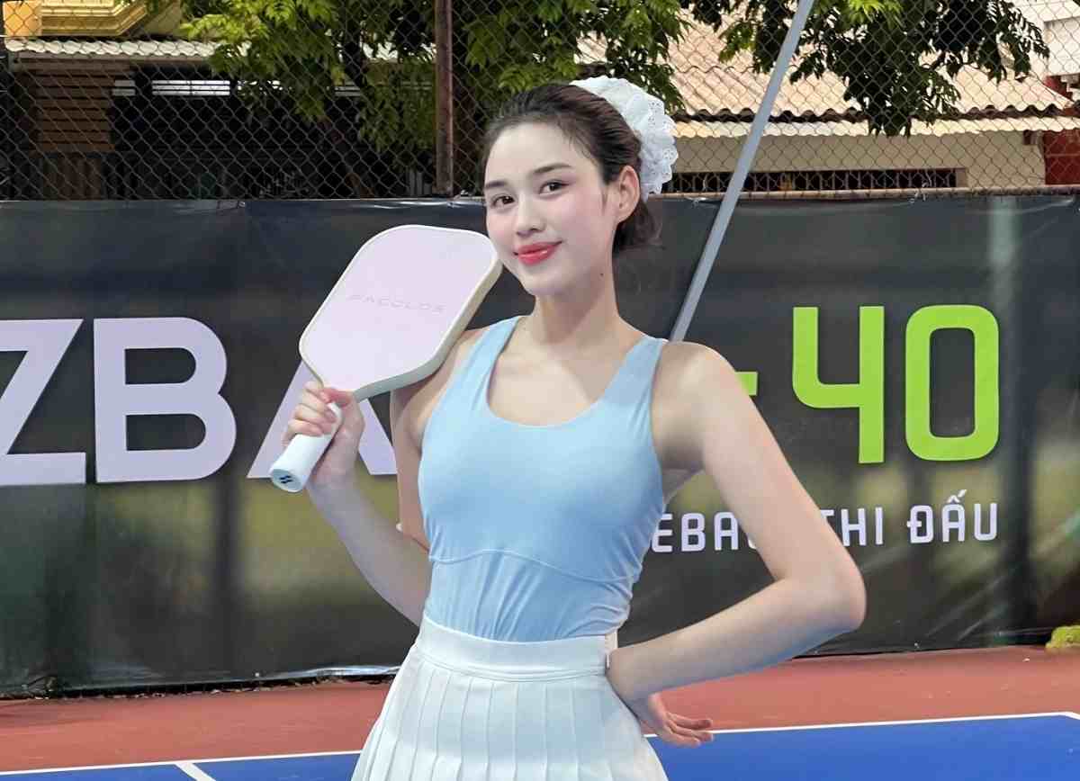 Miss Do Thi Ha is beautiful when playing sports. Photo: Cut from video.