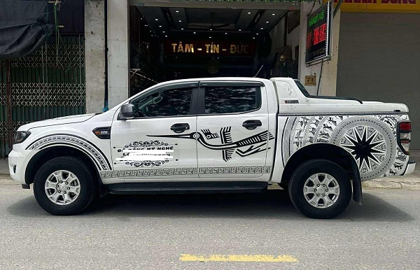 Registration Department answers about pickup truck classification. Photo: Xuyen Dong