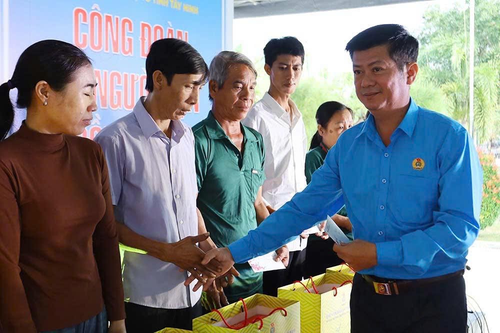 タイニン省は、2026年労働者の月間に応える多くの実用的な活動を展開しています。写真:タイン・ヴー