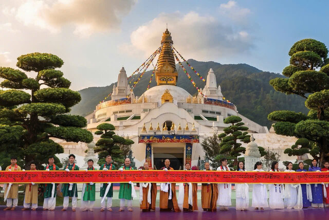 소형 버전의 대비관음 서예 롤. 사진: 조직위원회