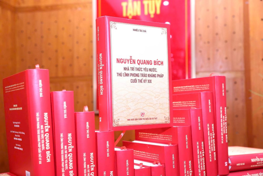 The book "Nguyen Quang Bich - Patriotic intellectual, leader of the resistance movement at the end of the 19th century" depicts the portrait of this typical figure. Photo: Ai Van