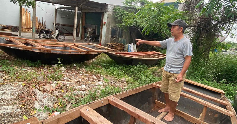 Quảng Ninh: Cụ ông 80 tuổi giữ "lửa nghề" làm thuyền nan