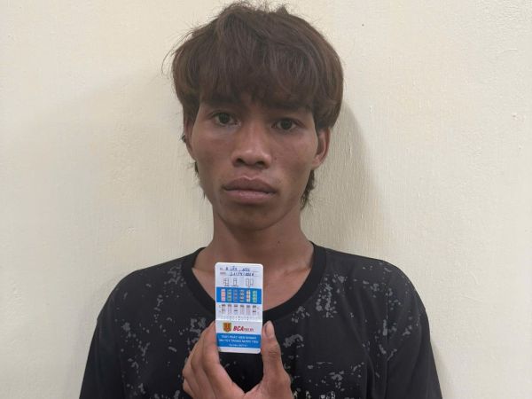 Qua kiểm tra, A Lâm dương tính với chất ma tuý. Ảnh: Công an 