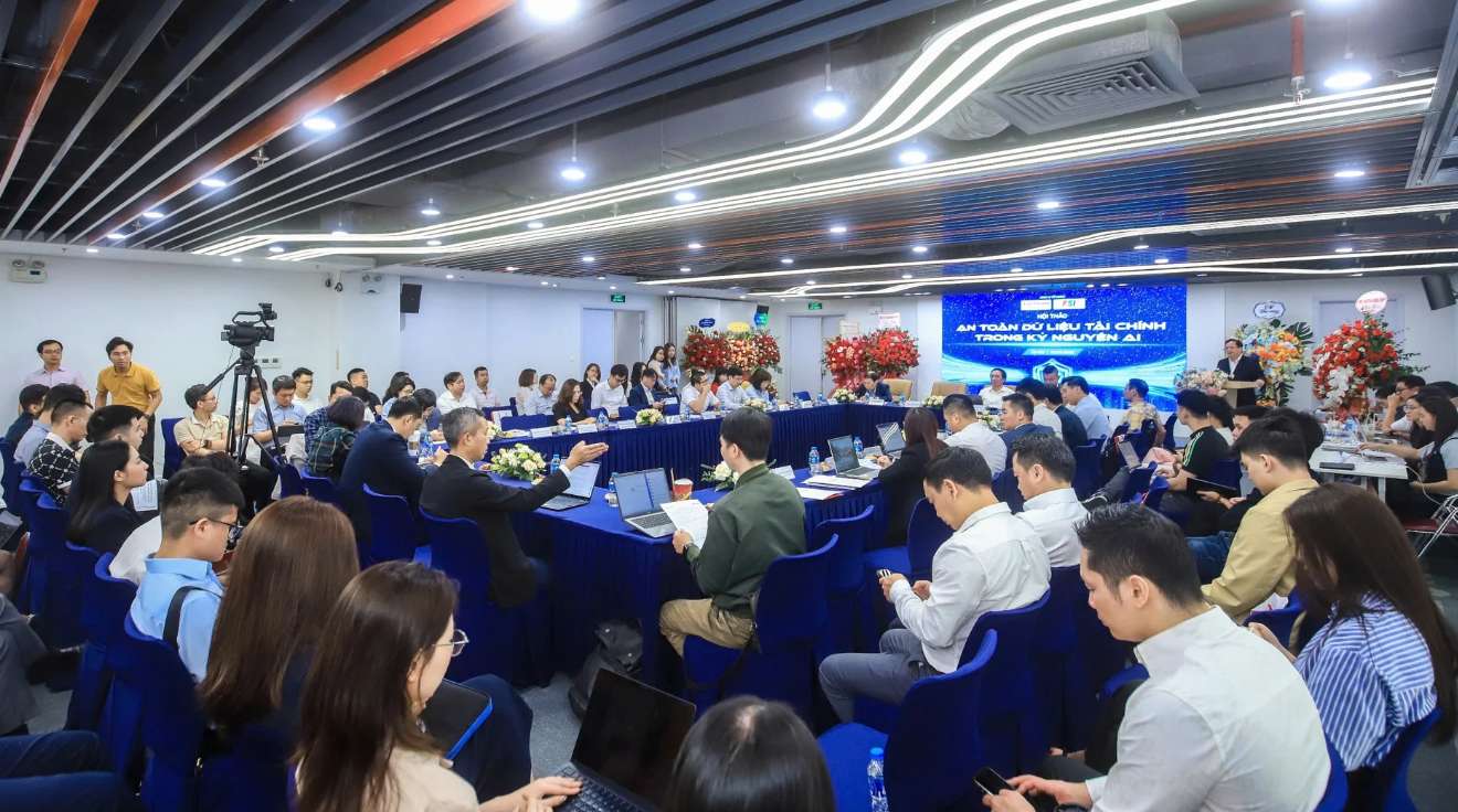 Hội thảo “An toàn dữ liệu tài chính trong kỷ nguyên AI”. Ảnh: FSI