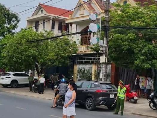 Functional forces blockade the scene of the murder that killed one person. Photo: Thanh Thao