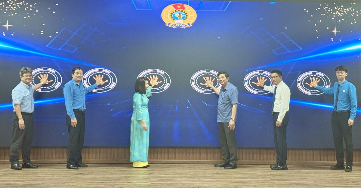 Hai Phong Labor Federation launches the "Socialist Grassroots Trade Union" model at Kien An Hospital, period 2026-2030. Photo: Tu Anh