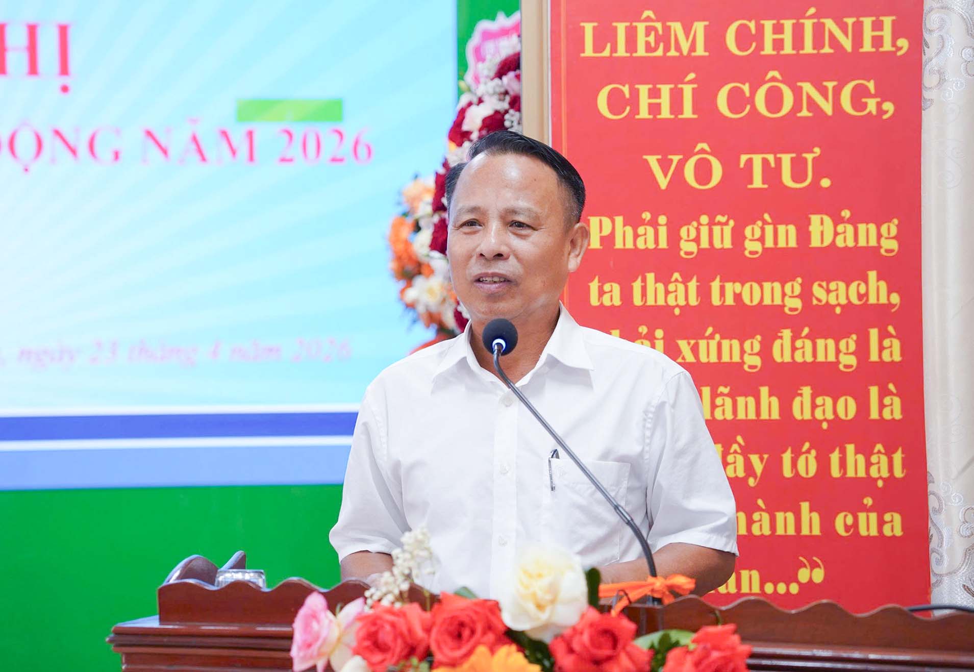 Ông Lê Ngọc Sáng – Chủ tịch Công đoàn Công ty CP Đường sắt Nghệ Tĩnh phát biểu tại hội nghị. Ảnh: Hải Dương