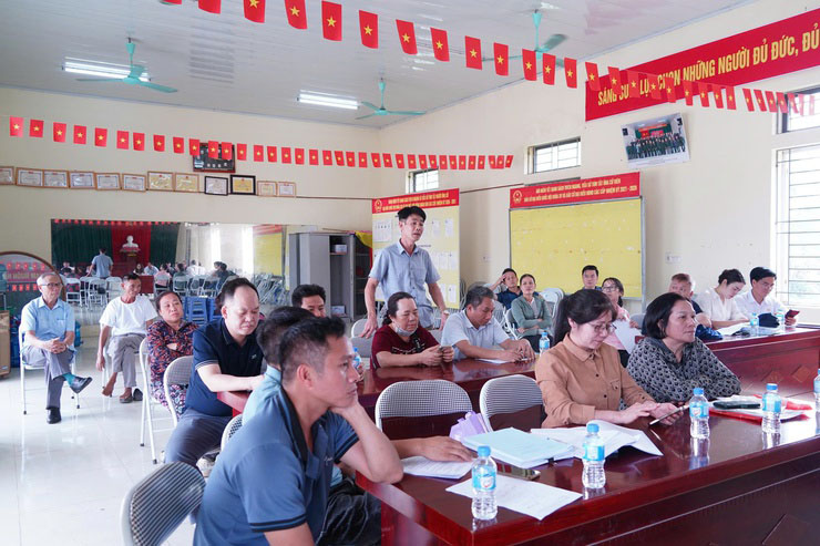 People in Chuong My ward (Hanoi) express opinions and recommendations on compensation and support policies when land is recovered and site clearance is carried out. Photo: Phu Nghia Commune E-Portal