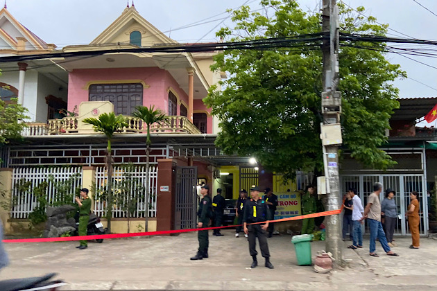 Functional forces blockade the scene of the murder in Quang Tri. Photo: Van Thao