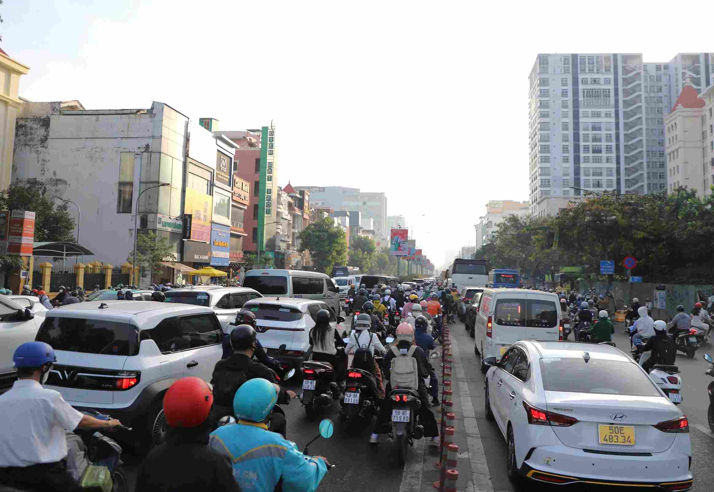 Đường Cộng Hòa thường xuyên kẹt xe. Ảnh: Minh Quân