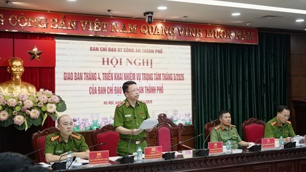 Hanoi Police pilot UAV to monitor urban areas, develop Hanoi Smart Police. Photo: Phu Khanh