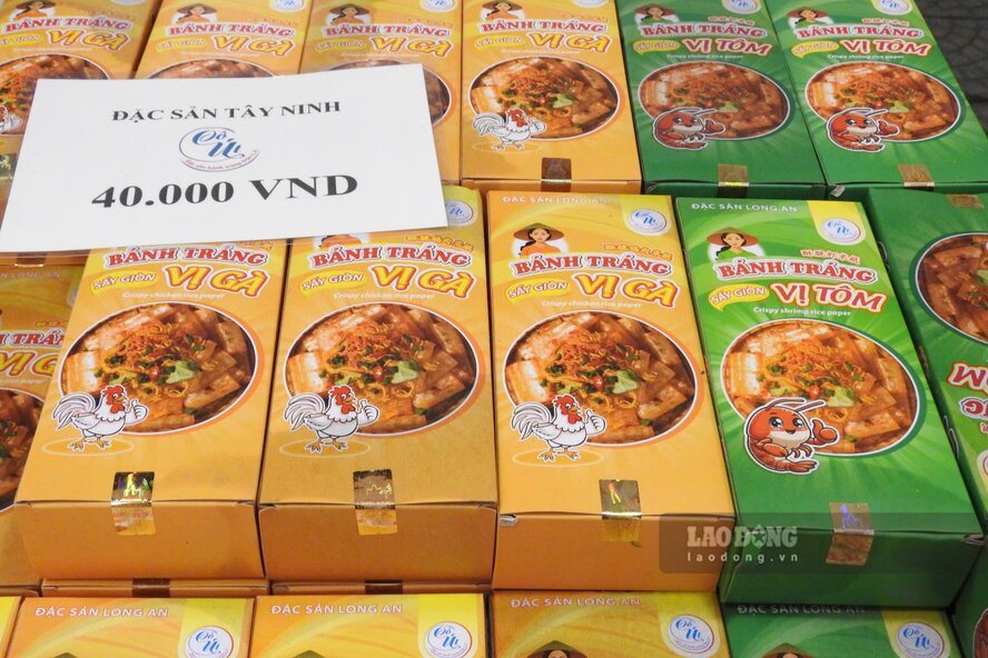 Có những sản phẩm đến từ những vùng, miền xa xôi. 