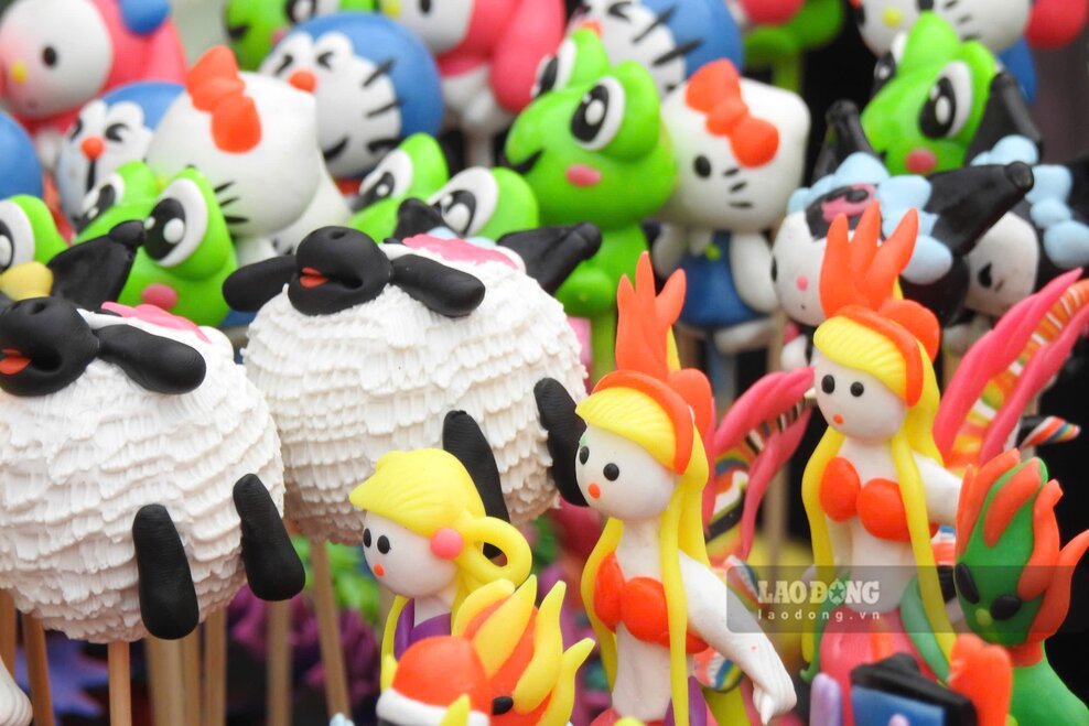 Tại sự kiện đang được trưng bày, quảng bá rất nhiều sản phẩm thú vị khác, phù hợp với nhiều lứa tuổi.