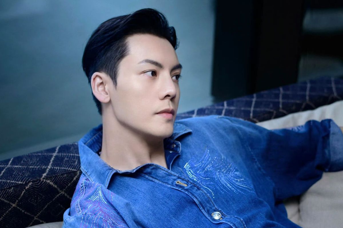 Male singer and actor Tran Vy Dinh. Photo: Xinhua