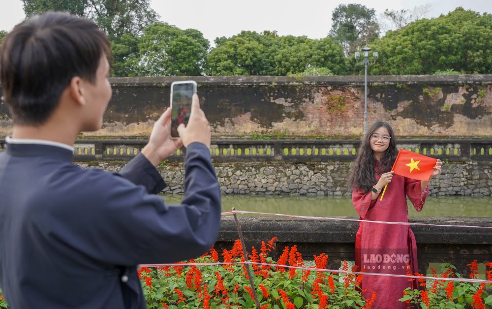 Students nationwide have a holiday for the Hung Kings Commemoration Day 2026, following the April 30 - May 1 holiday. Photo: Phuc Dat