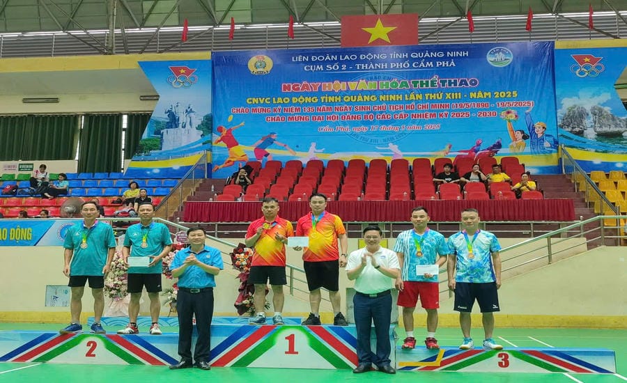 El sindicato de Cam Pha Forestry One Member Limited Liability Company participa en el torneo deportivo organizado por la Federación Laboral de la provincia de Quang Ninh. Foto: Tuan Anh