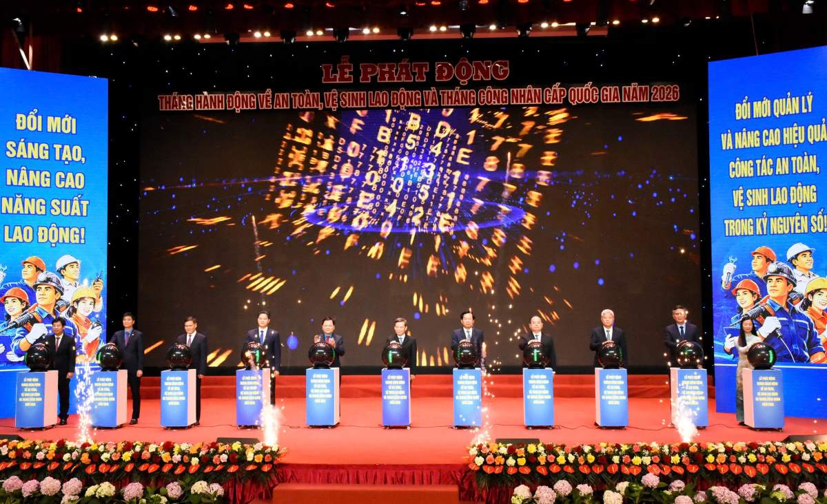 Lễ phát động Tháng Công nhân năm 2026 và Tháng hành động về an toàn, vệ sinh lao động tại Cung Quy hoạch, hội chợ và triển lãm tỉnh Quảng Ninh, phường Hạ Long. Ảnh: Nguyễn Huệ