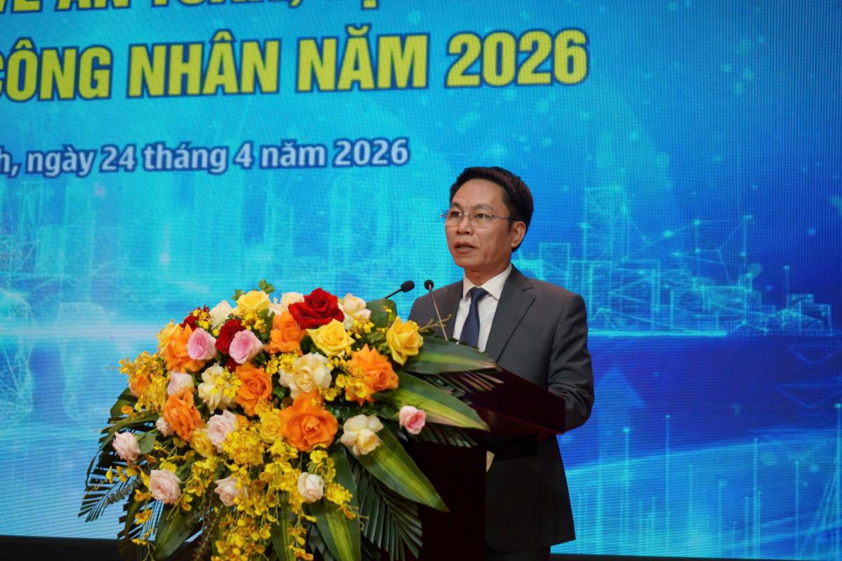 Mr. Nguyen Huy Nam spoke at the Launching Ceremony of Workers' Month 2026 and Action Month on Occupational Safety and Health. Photo: Mai Dung