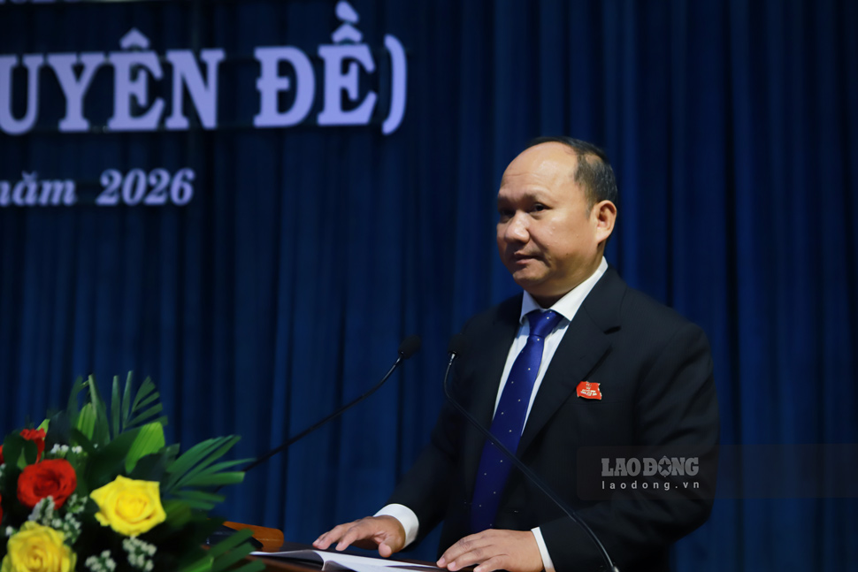 Chủ tịch HĐND tỉnh Gia Lai Rah Lan Chung phát biểu khai mạc kỳ họp. Ảnh: Hoài Luân