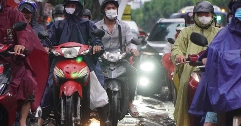 Dự báo dông, mưa to cục bộ trong 24 giờ tới