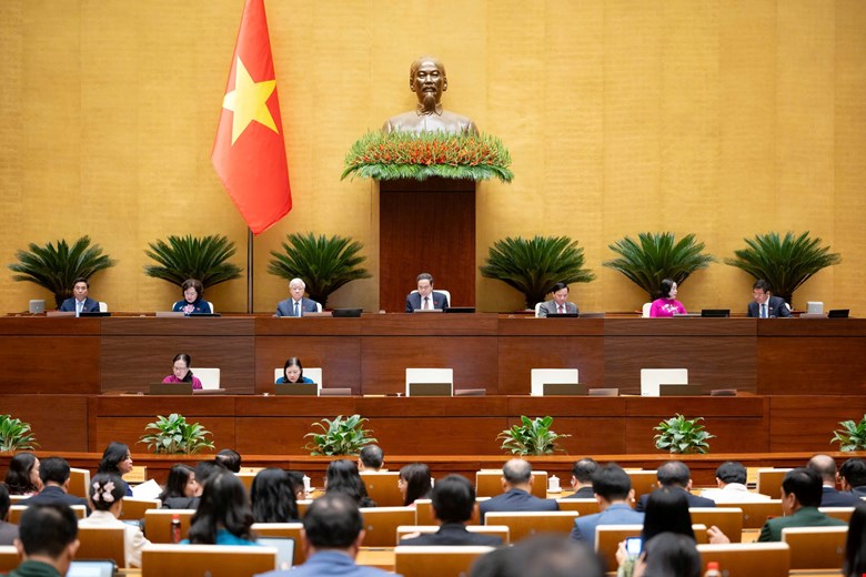 Scene of the morning session on April 24. Photo: Media of the National Assembly